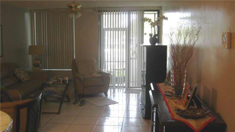 Apartment for rent at Sea Air Towers 1516