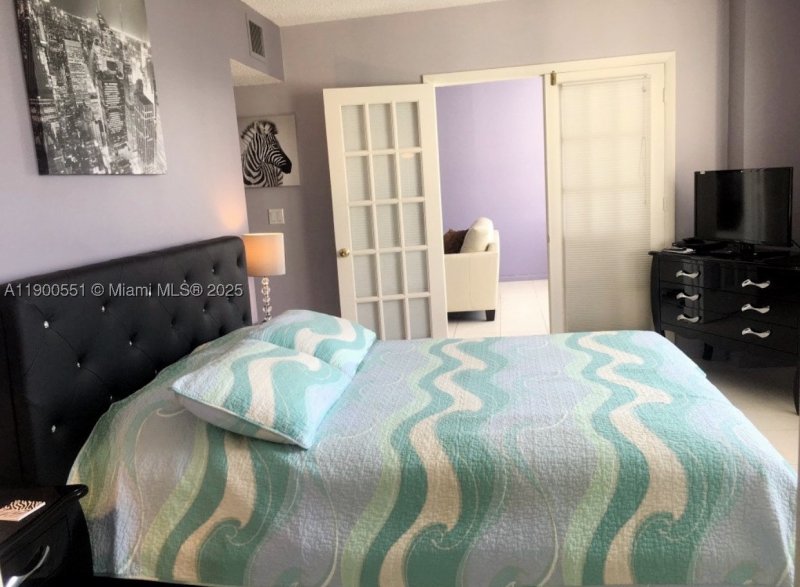 Apartment for rent at Sea Air Towers 1516