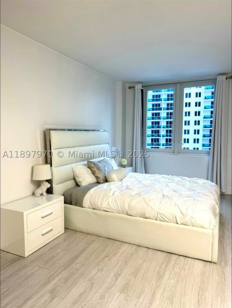 Alquiler de apartamento en Roney Palace 619