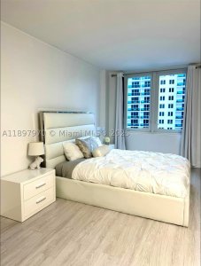 Alquiler de apartamento en Roney Palace 619