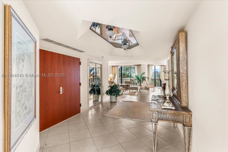 Alquiler de apartamento en 2000 Williams Island 609
