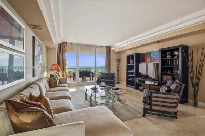 Comprar apartamento no Club Tower One 1005