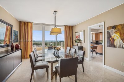 Comprar apartamento no Club Tower One 1005