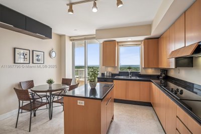 Comprar apartamento no Club Tower One 1005