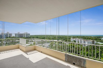Comprar apartamento no Club Tower One 1005