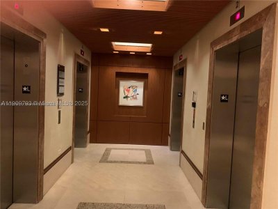 Comprar apartamento no Avenue on Brickell 1060 Tower 1701