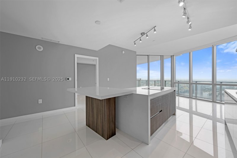 Condo for sale at Paramount Miami WorldCenter 4204