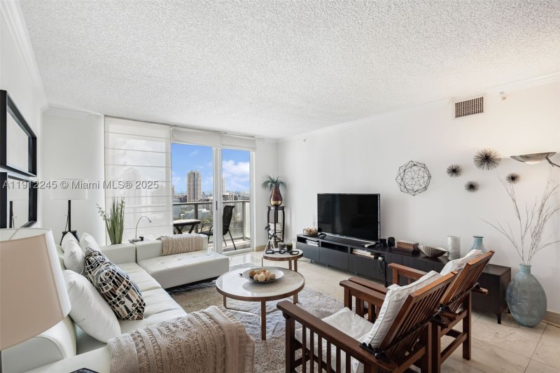 Condo for sale at Mark on Brickell 2708