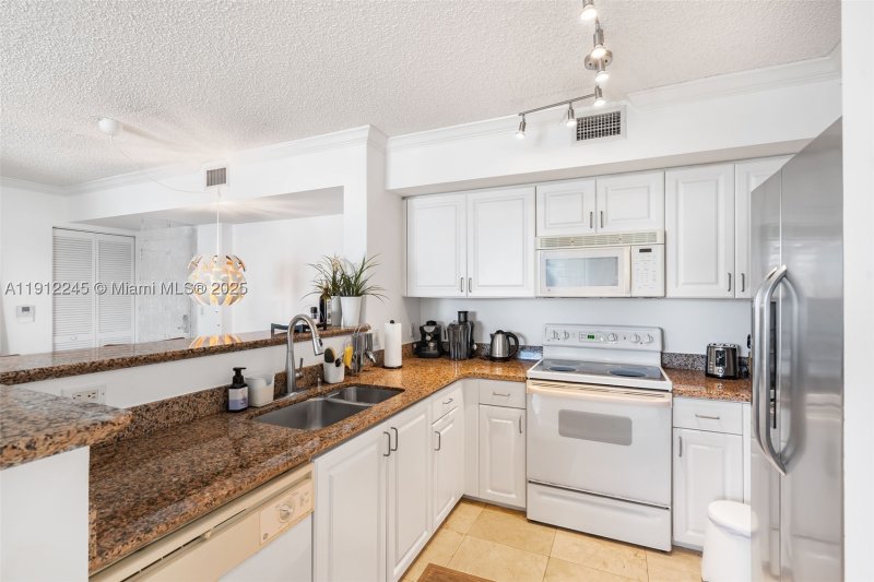 Condo for sale at Mark on Brickell 2708