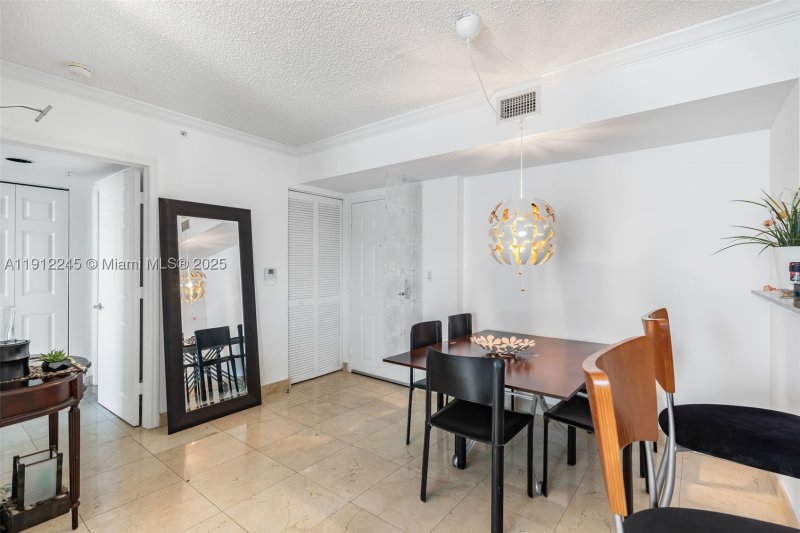 Condo for sale at Mark on Brickell 2708