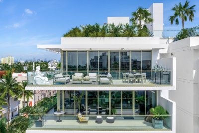 Comprar apartamento no Three Hundred Collins PH3