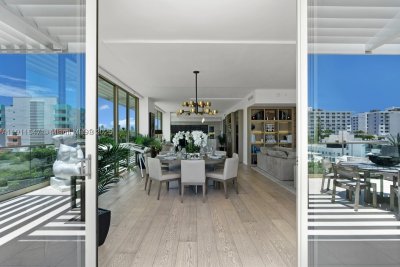 Comprar apartamento no Three Hundred Collins PH3