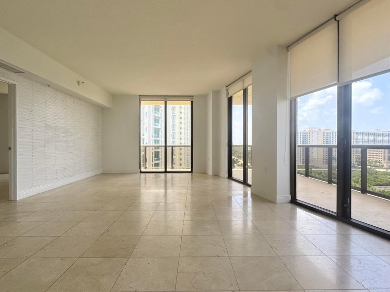 Alquiler de apartamento en Sayan 1004