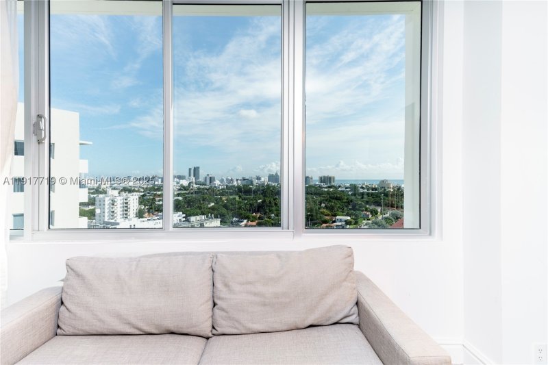 Condo for sale at Mondrian 1515