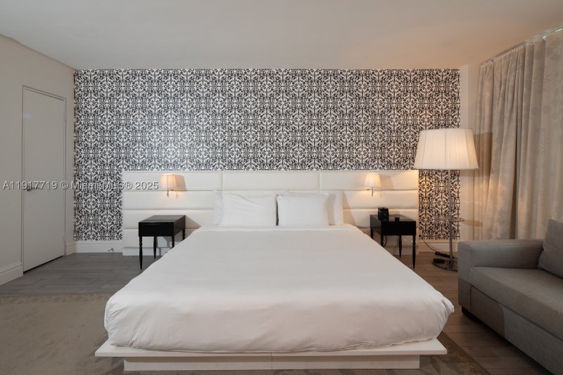 Condo for sale at Mondrian 1515
