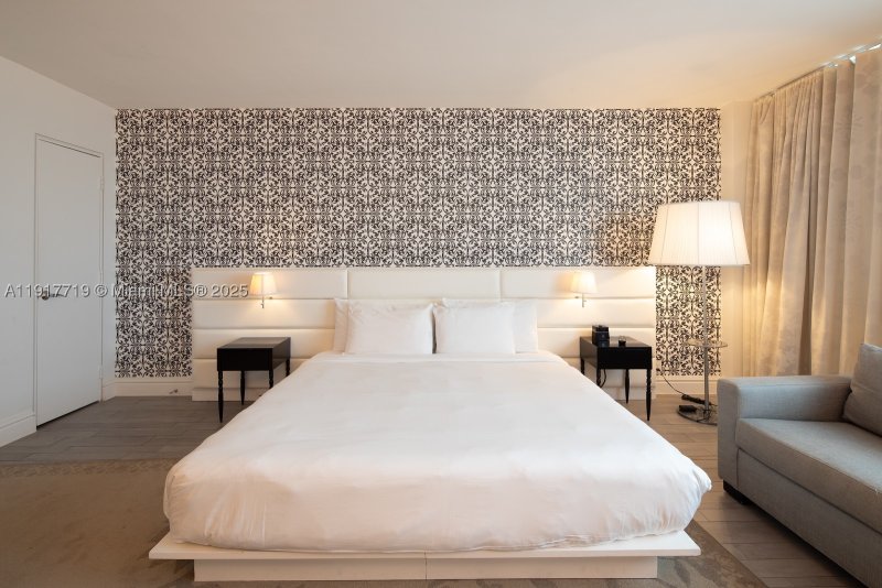Condo for sale at Mondrian 1515