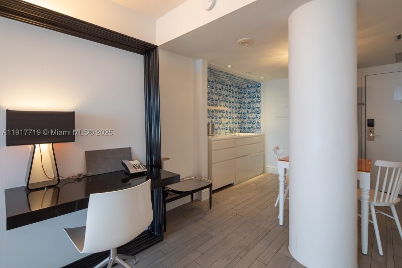 Condo for sale at Mondrian 1515
