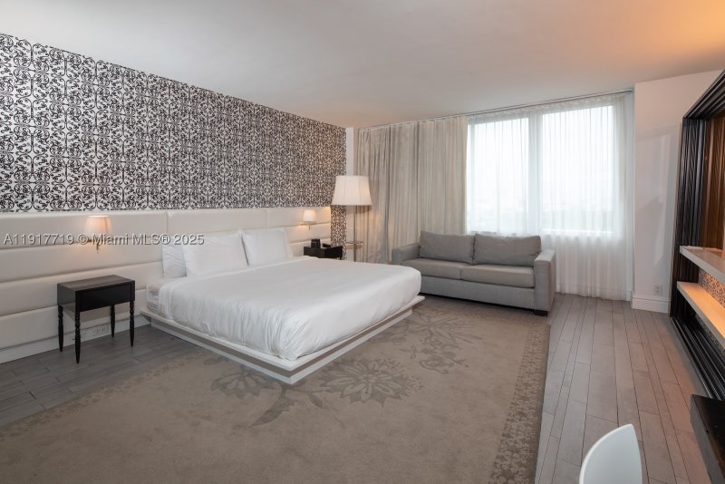 Condo for sale at Mondrian 1515