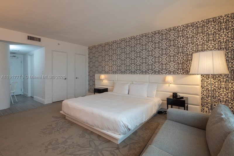 Condo for sale at Mondrian 1515