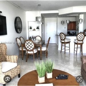 Aluguel de apartamento no The Collins Condo PH20