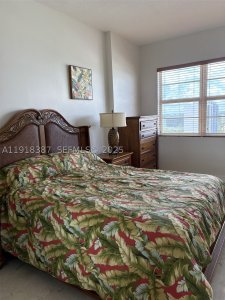 Aluguel de apartamento no The Collins Condo PH20