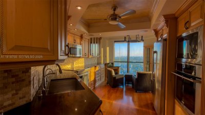 Comprar apartamento no 2000 Williams Island 3004