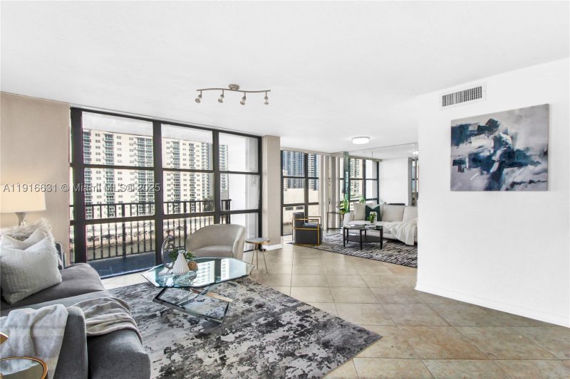 Condo for sale at Oceanview Park 821