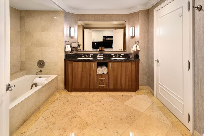 Condo for sale at The Atlantic Hotel 905
