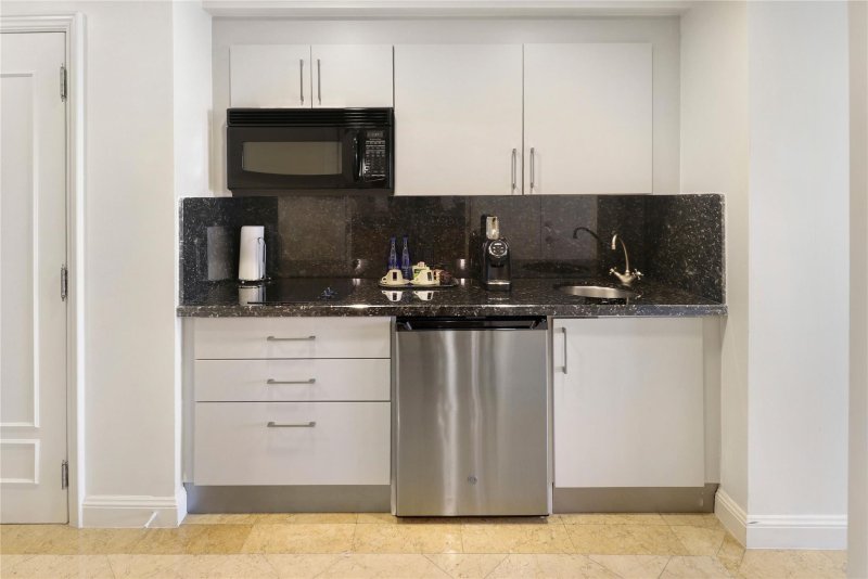 Condo for sale at The Atlantic Hotel 905
