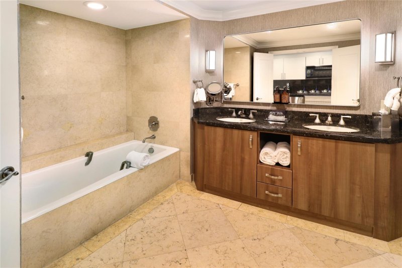 Condo for sale at The Atlantic Hotel 905