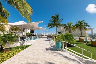 Comprar apartamento no Ritz Carlton Residences Fort Lauderdale Beach R204