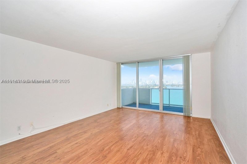 Comprar apartamento en Mirador North Tower 1503