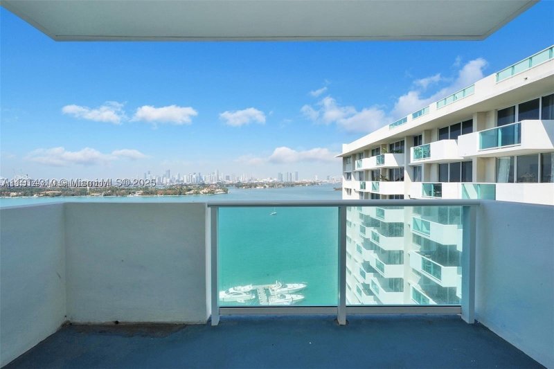 Comprar apartamento en Mirador North Tower 1503