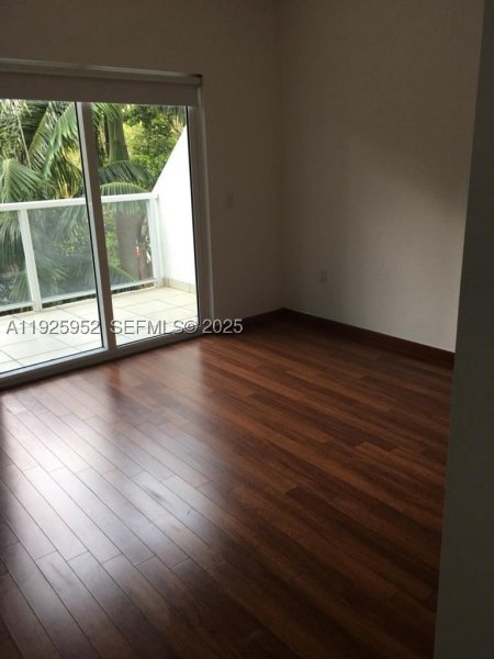 Condo for sale at Lofts on Brickell 111