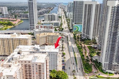 Comprar apartamento en Plaza Towers South 1405