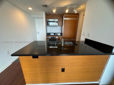 Comprar apartamento no 50 Biscayne 3807
