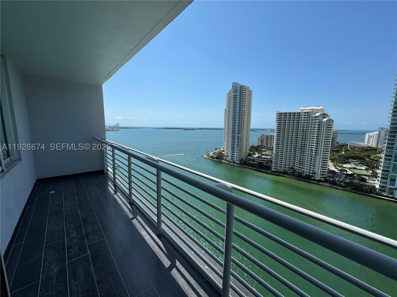 Comprar apartamento en One Miami West Tower 2403