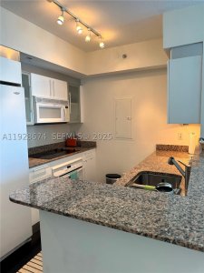 Comprar apartamento en One Miami West Tower 2403