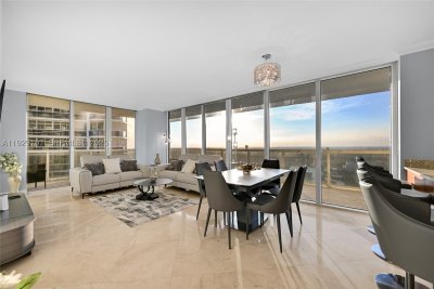 Aluguel de apartamento no Beach Club Two 3706