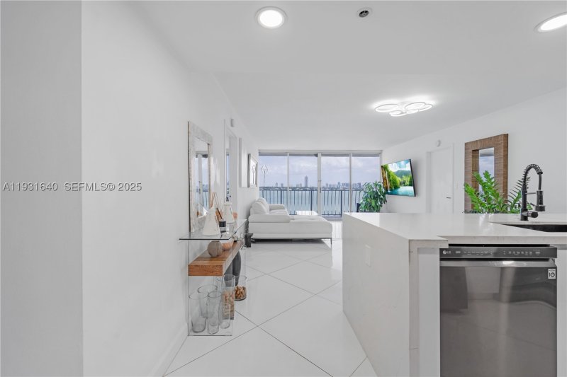Condo for sale at Grandview Palace 819