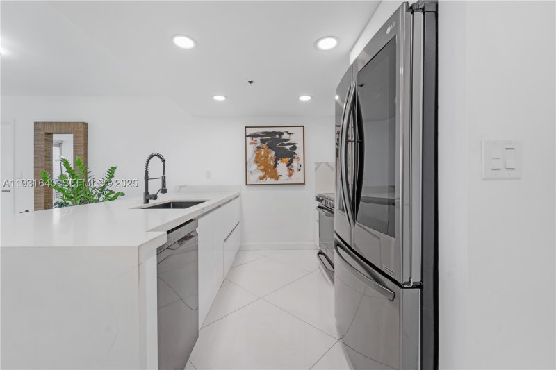 Condo for sale at Grandview Palace 819