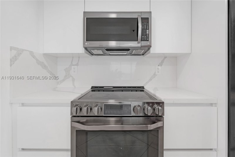 Condo for sale at Grandview Palace 819