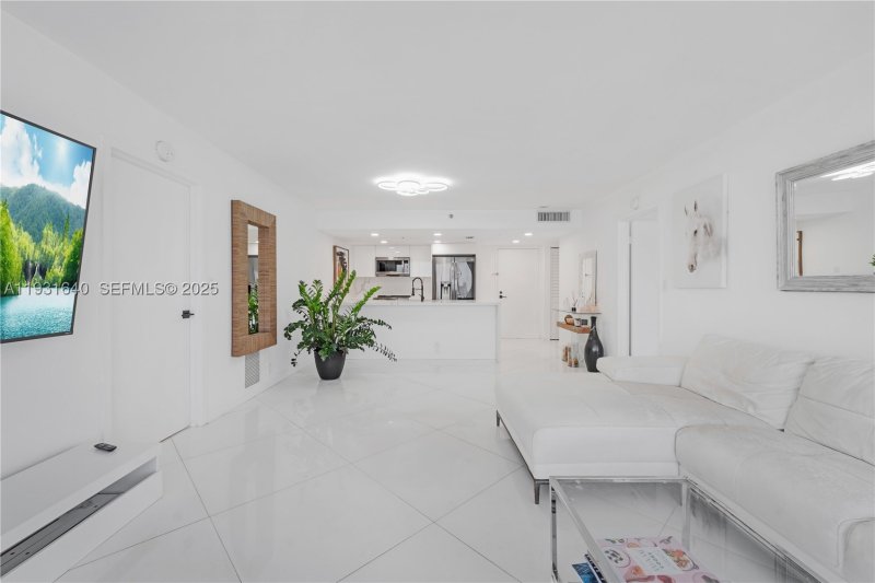 Condo for sale at Grandview Palace 819