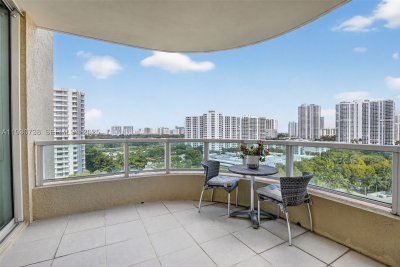 Comprar apartamento en Aventura Marina 1101