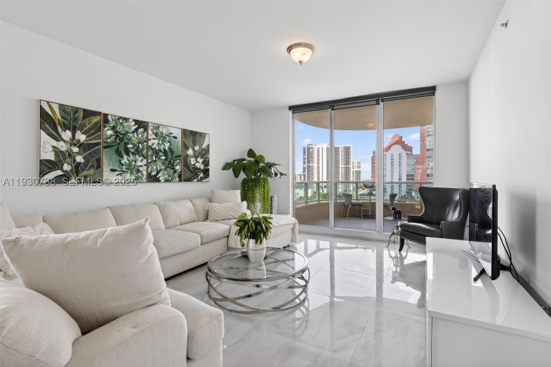 Comprar apartamento en Aventura Marina 1101