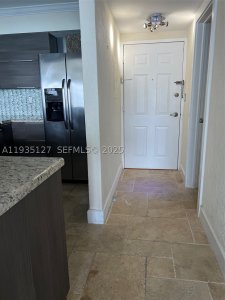 Alquiler de apartamento en The Wave Condo 1112