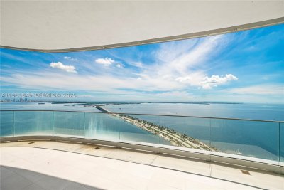 Comprar apartamento en Una Residences at Brickell 4201