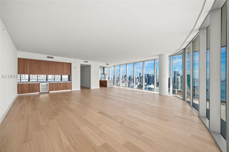 Condo for sale at Una Residences at Brickell 4201