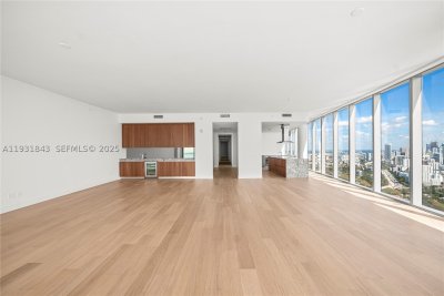 Comprar apartamento en Una Residences at Brickell 4201