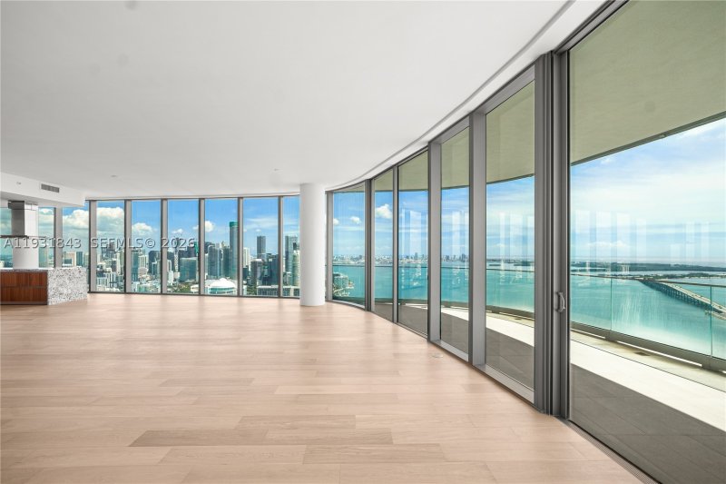 Condo for sale at Una Residences at Brickell 4201